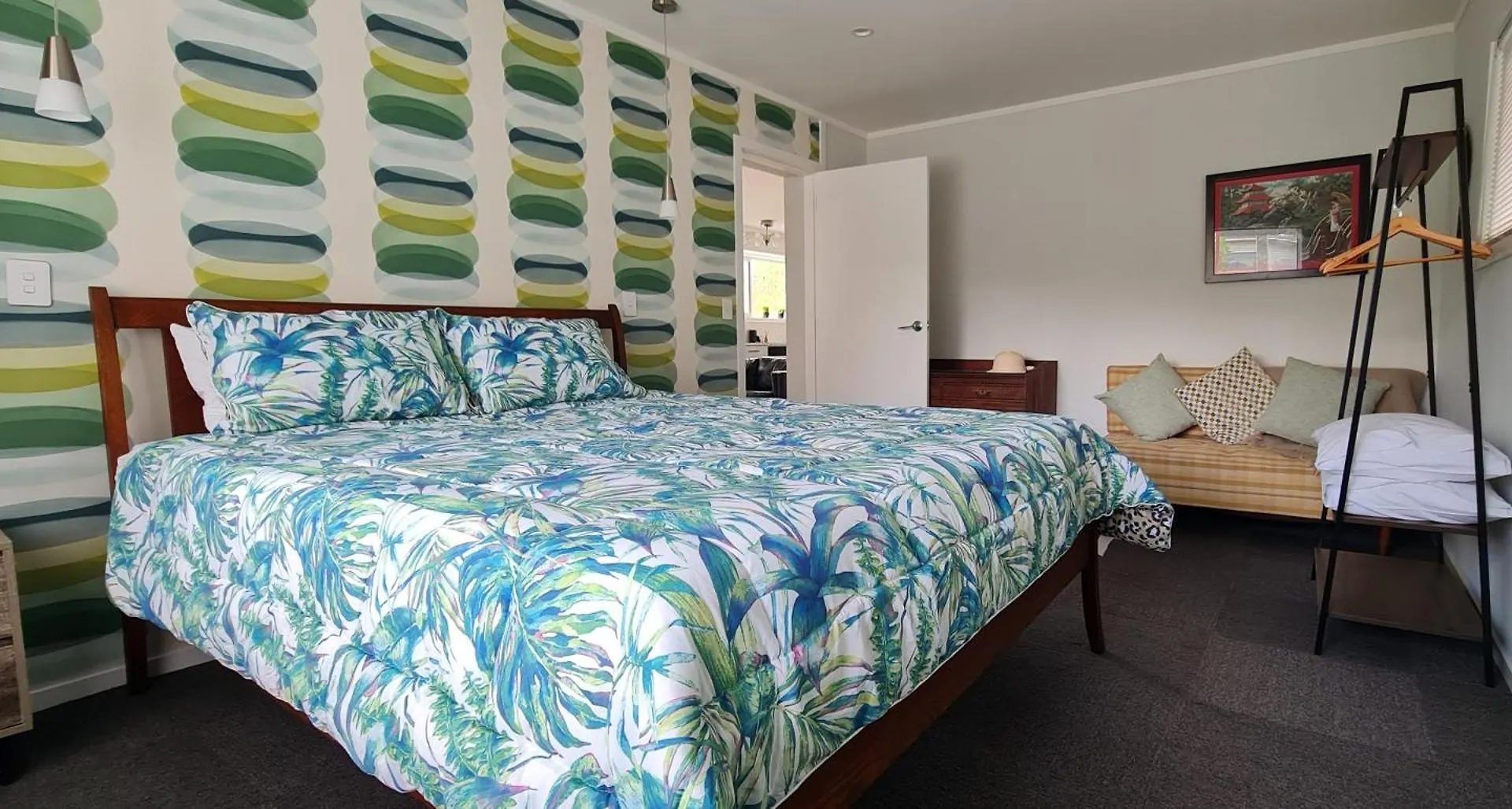 Waikanae Beach Suite Retreat Holiday home